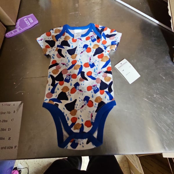 (482) Nordstrom Baby Bodysuit Size 12M Print