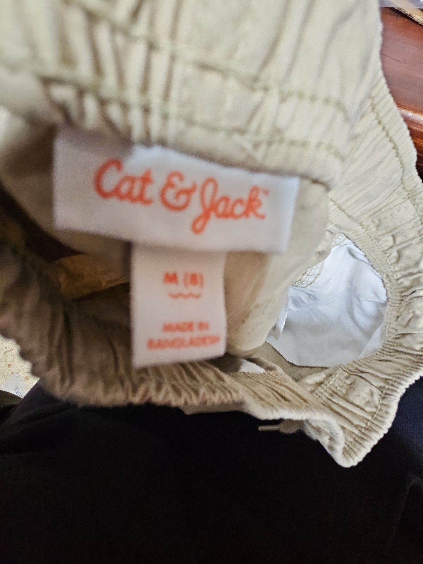 (483) Cat & Jack Khaki Shorts Size M 8 4