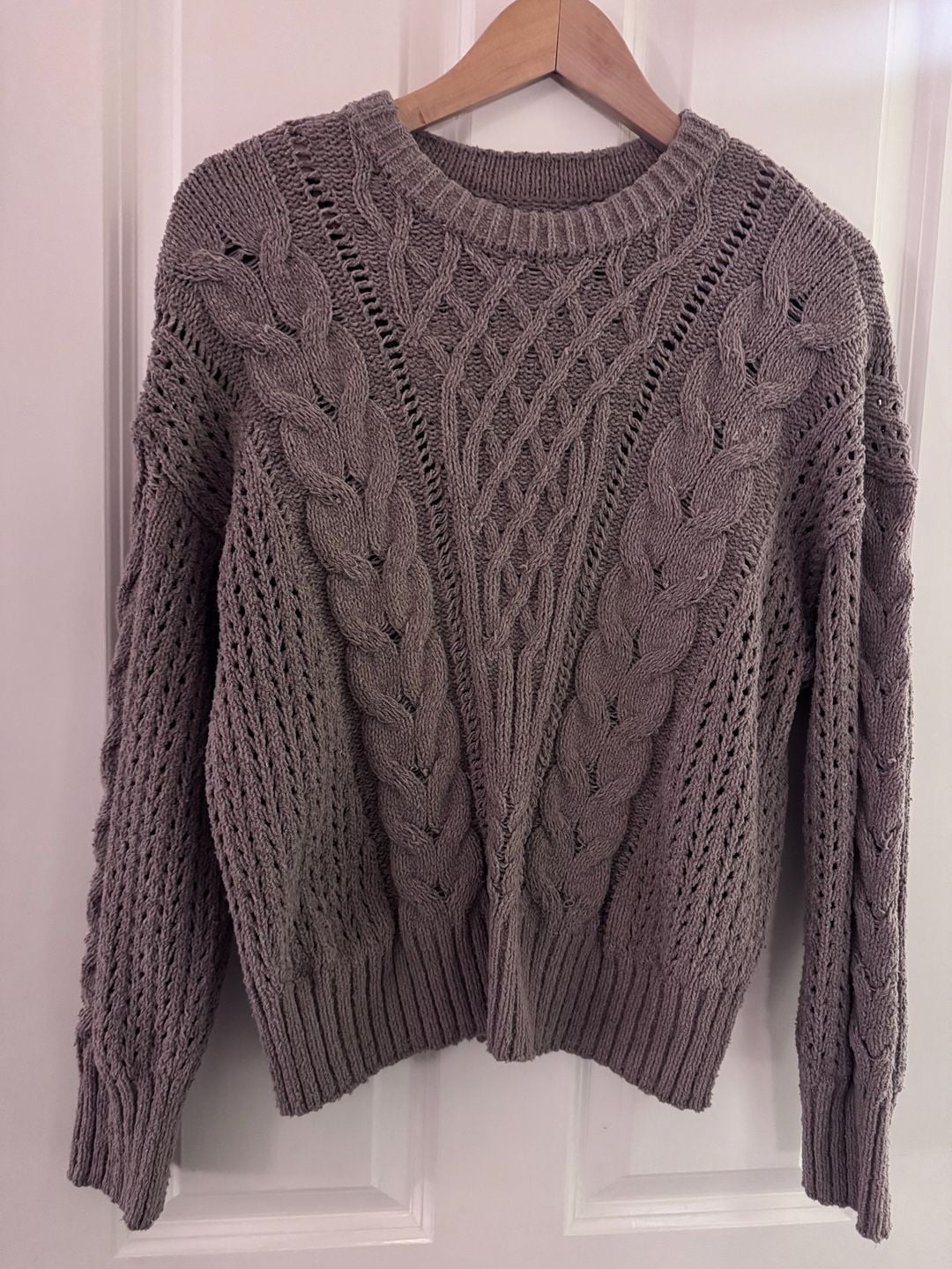 Abercrombie & Fitch Cable Knit Crewneck Sweater Size M Taupe Pullover 2
