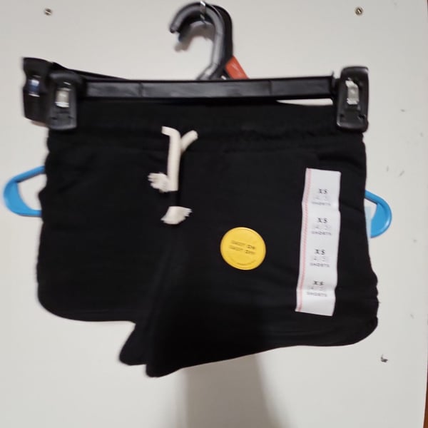 (484) Cat & Jack Shorts Size Xs (4/5) Black