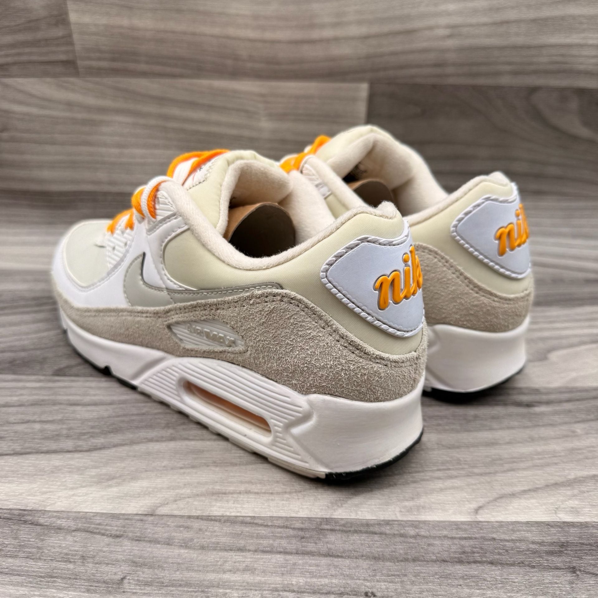 Nike Air Max 90 SE First Use White University Gold DA8709-100 Womens 9.5
 9