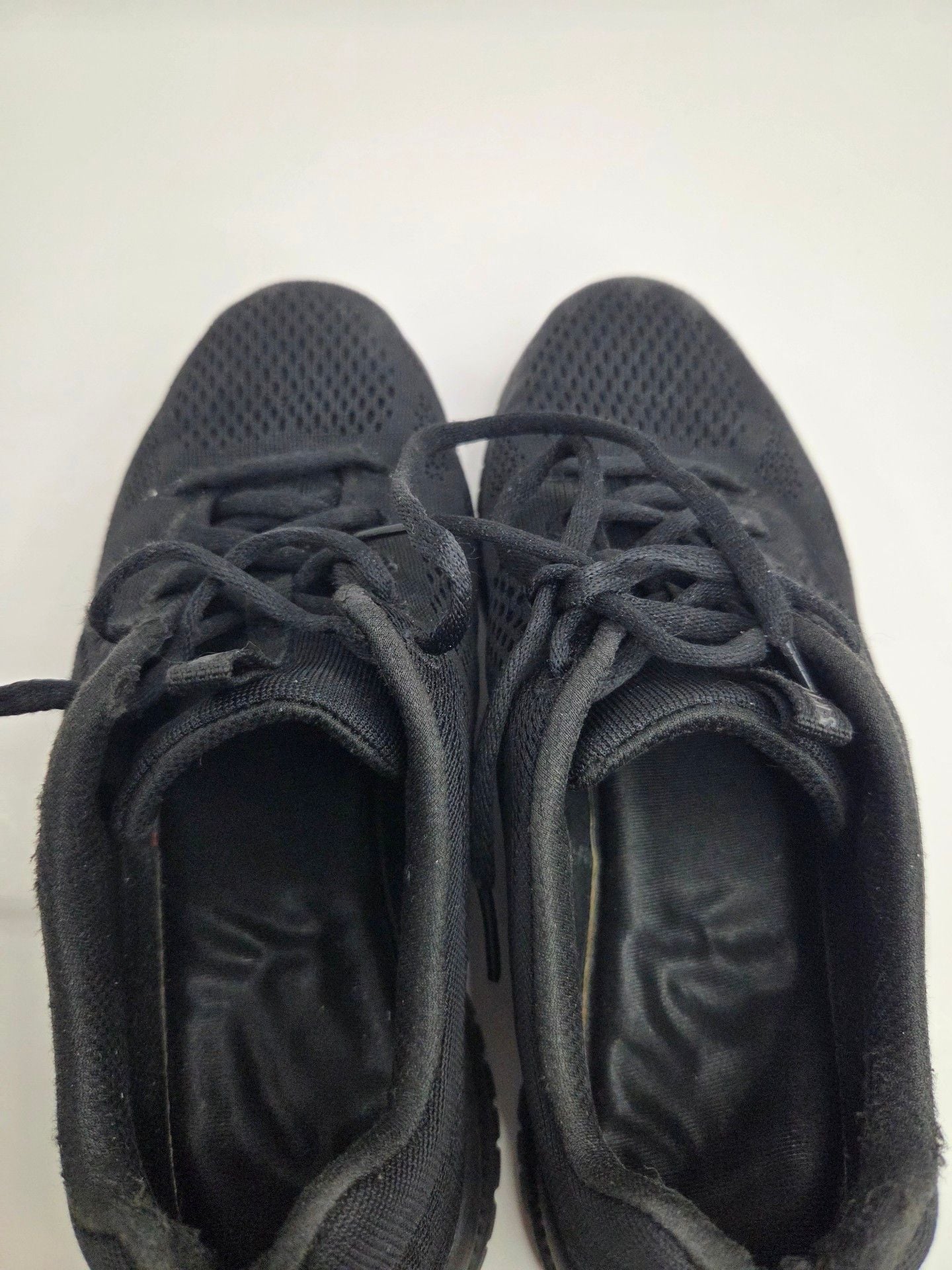 Skechers Virtue Athletic Sneakers Black 7