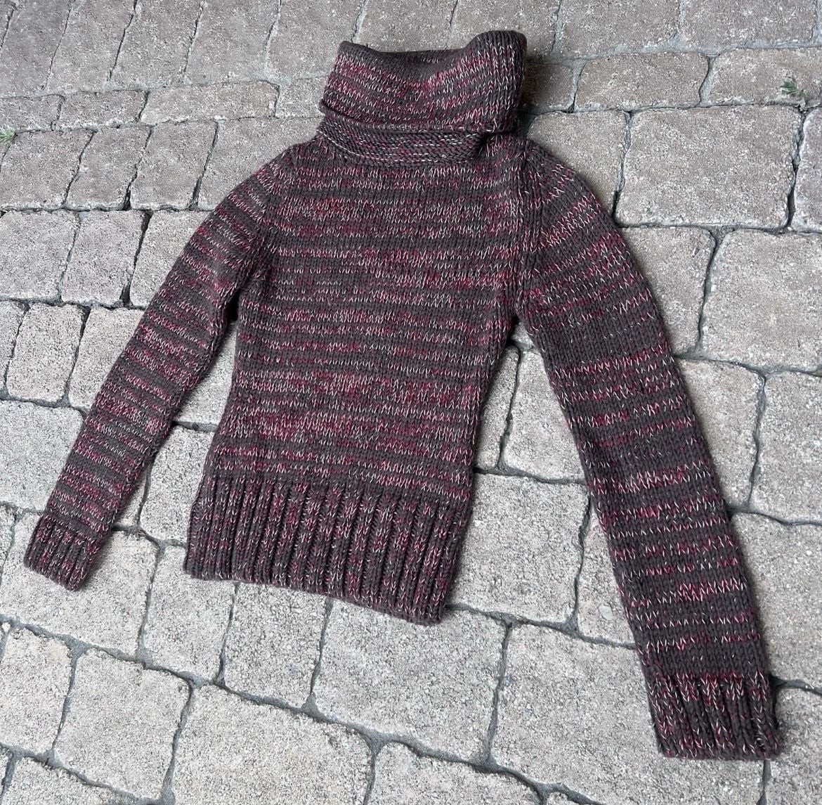 D&G Dolce & Gabbana Turtleneck Knit Sweater Size 38 Brown Burgundy 12