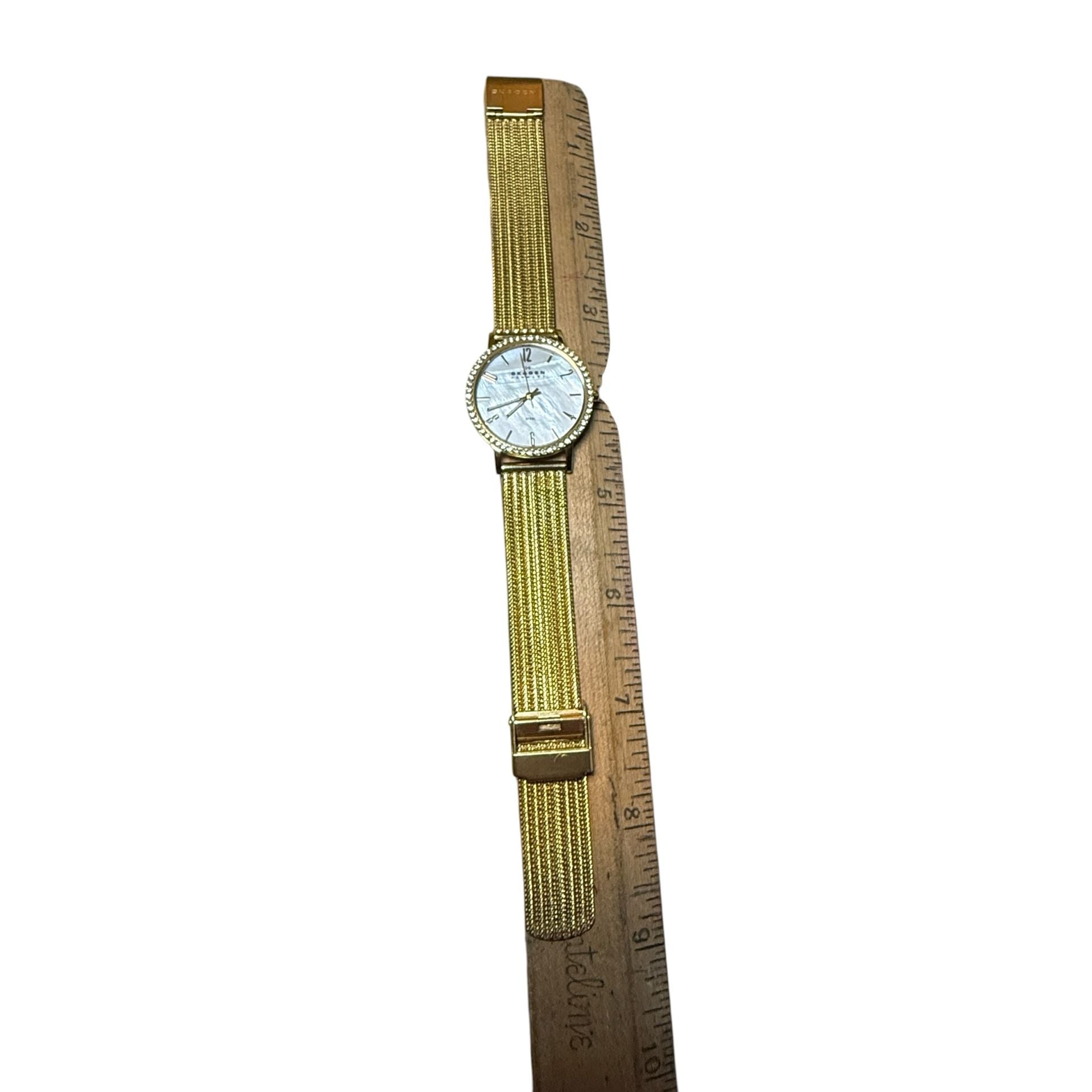 Skagen Denmark 922SGGG Gold Tone Mother Of Pearl Crystal Watch 10