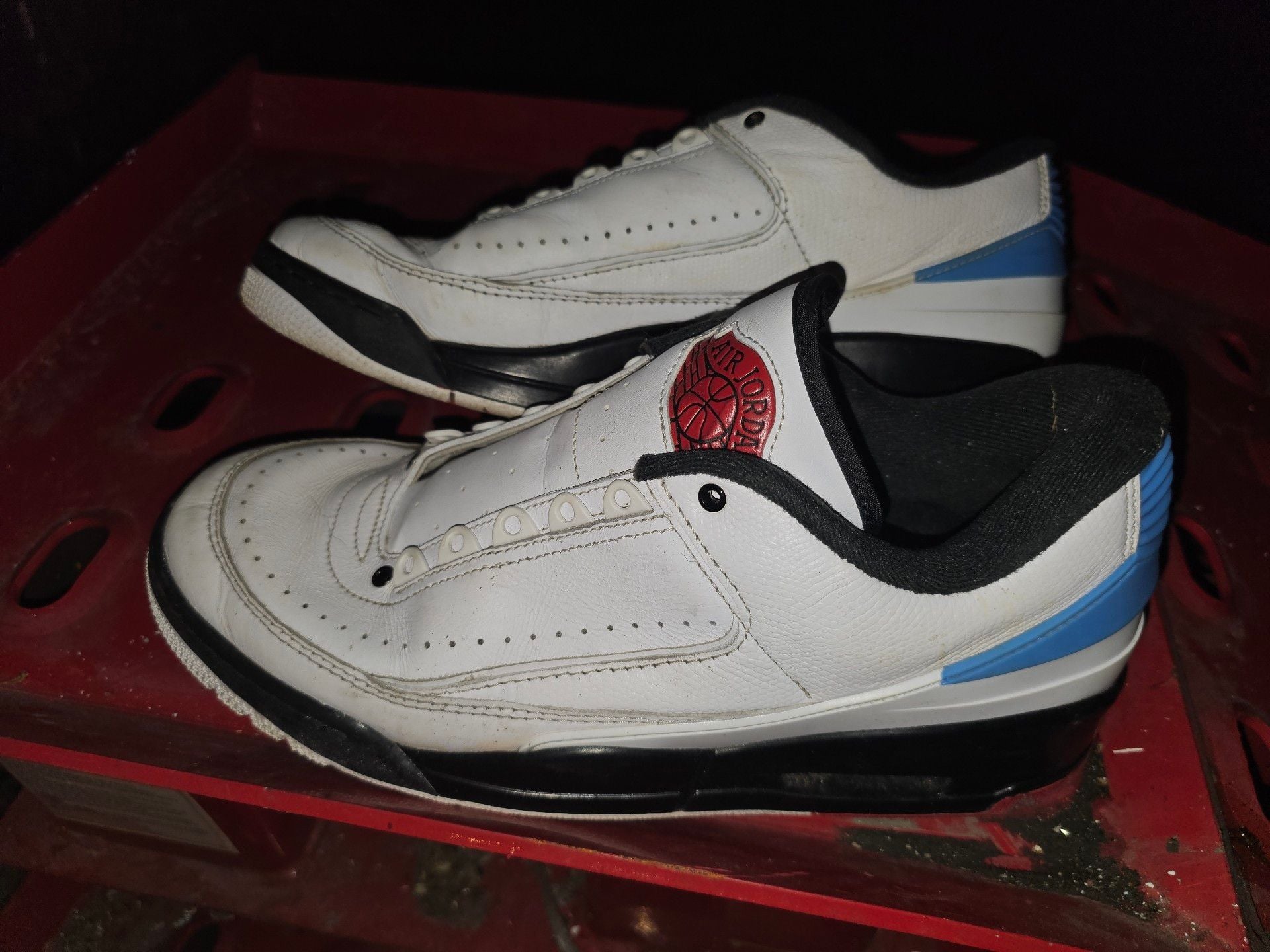 Nike Air Jordan 2 Retro Low White Black Varsity Red 2