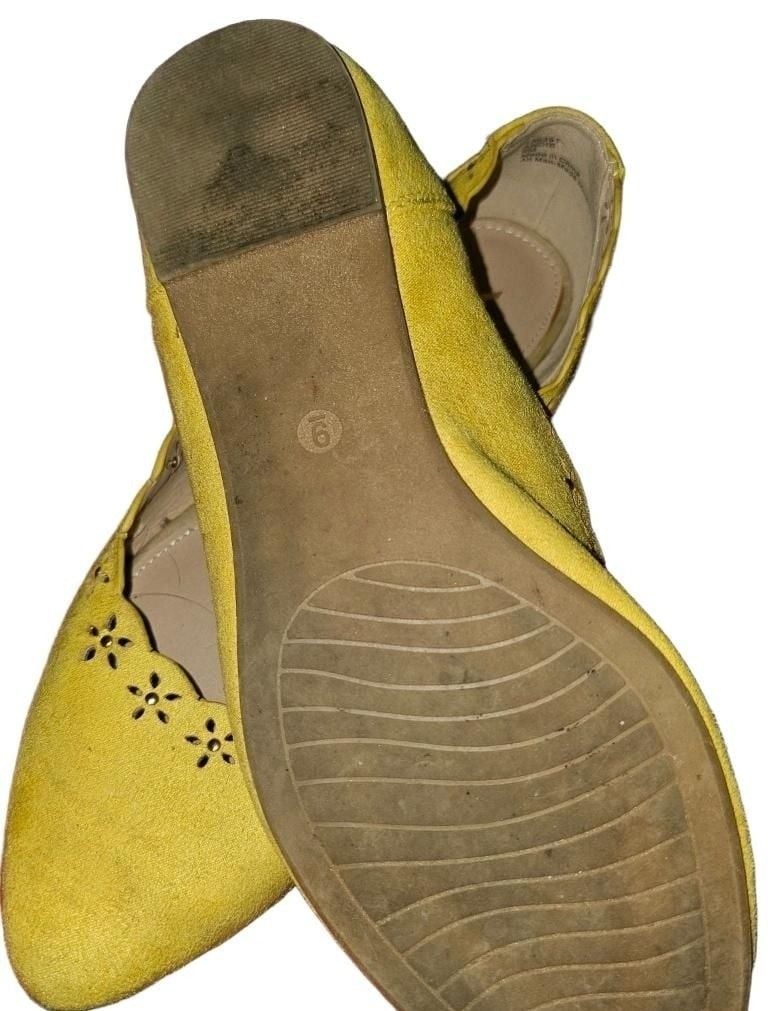 Xappeal Andie Flat Size 9 Yellow Suedette Floral Cutout Shoes 4