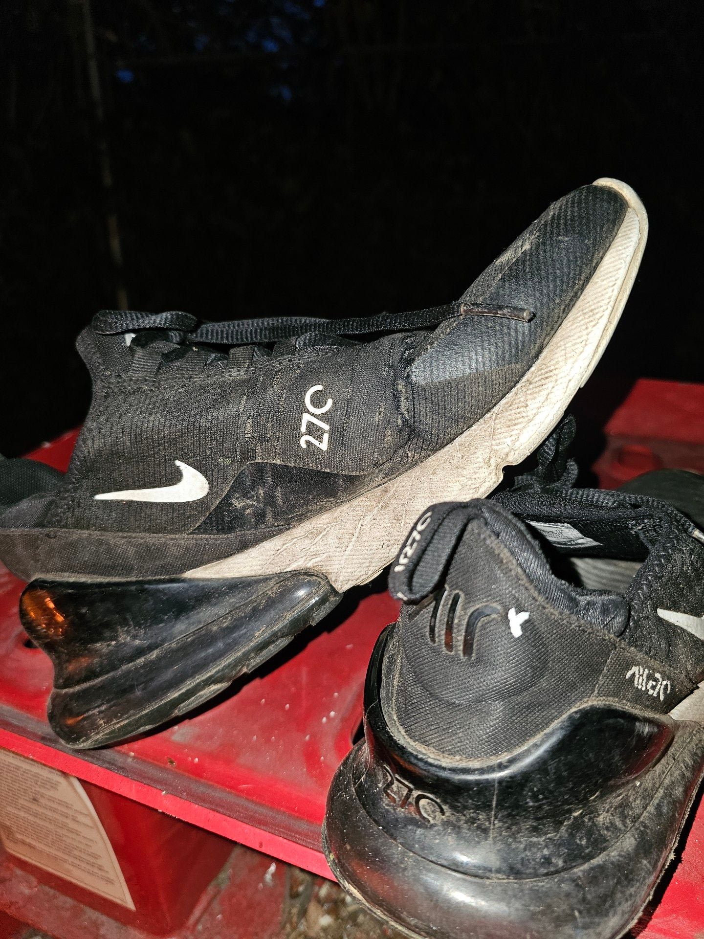 Nike Air Max 270 Size 10 Black White Sneakers 2