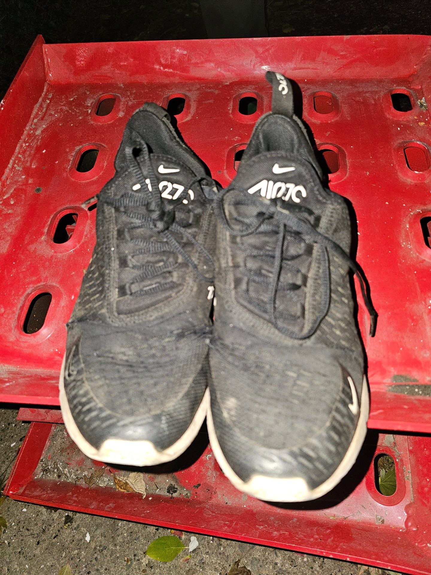 Nike Air Max 270 Size 10 Black White Sneakers 4
