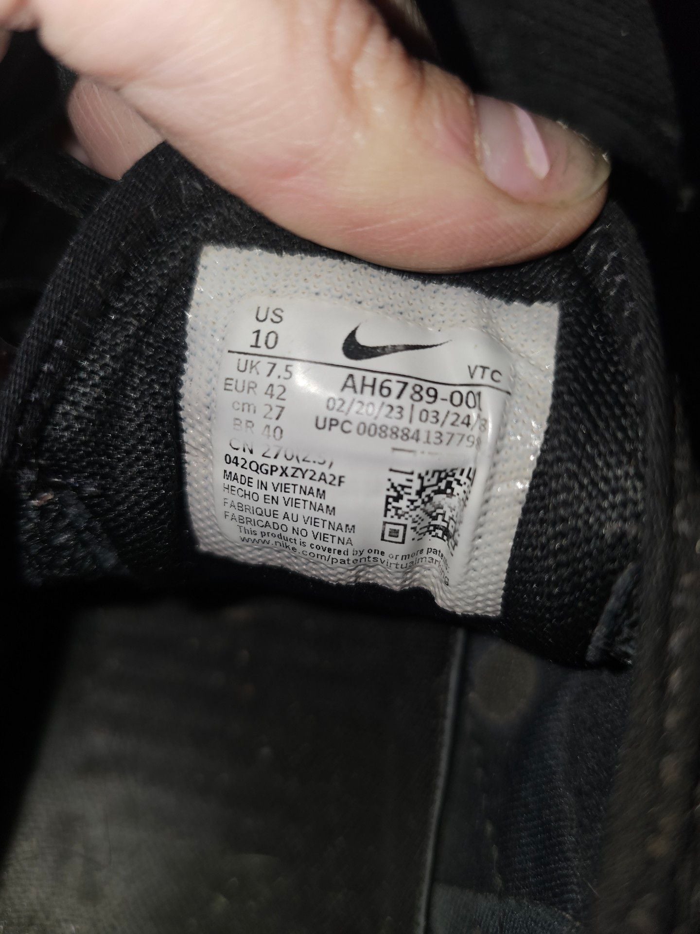 Nike Air Max 270 Size 10 Black White Sneakers 5