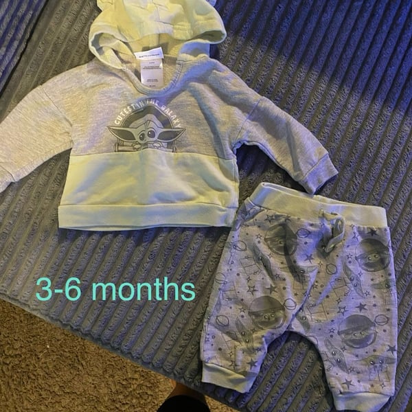 Star Wars Baby Yoda Hoodie And Jogger Set 3-6 Months