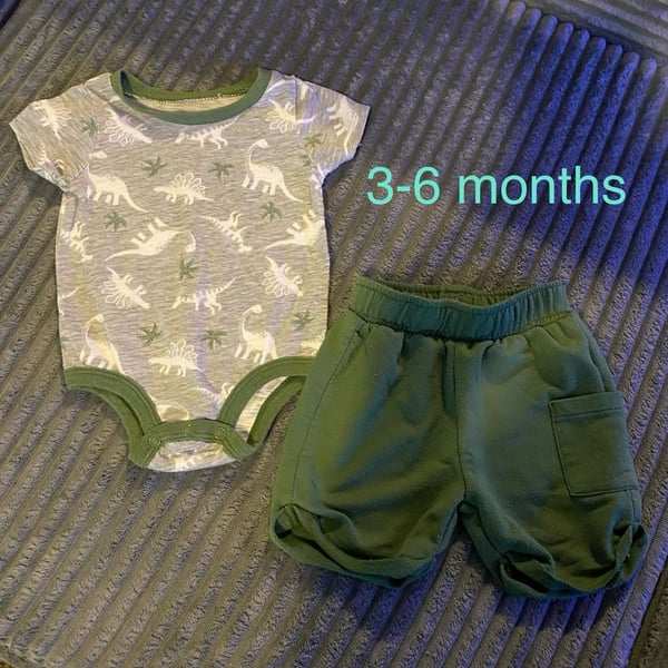 Hudson Baby Dinosaur Bodysuit and Shorts Set Size 3-6 Months Green