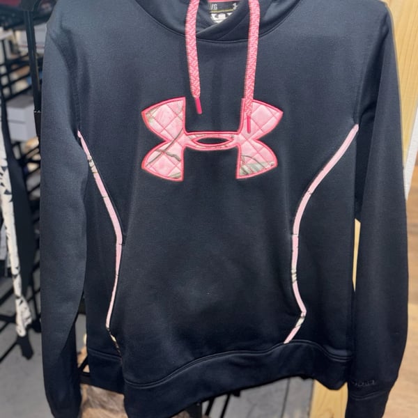 Under Armour Storm Caliber Hoodie Size Large Black Pink Camo Realtree Logo