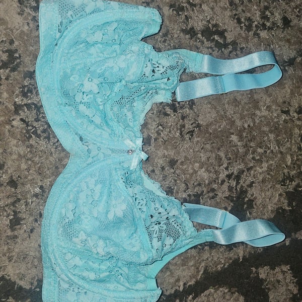 Victoria's Secret Bra 40F Blue Green Lace Lined Perfect Coverage
