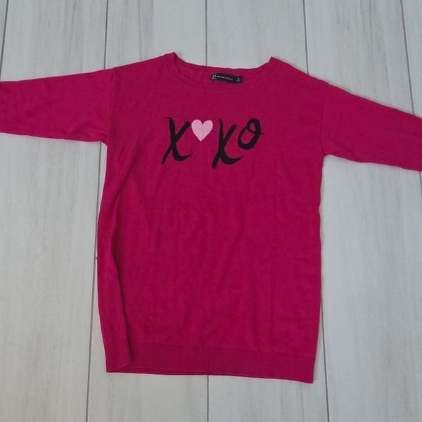 New York & Company XOXO Heart Sweater Size S Pink Pullover Graphic