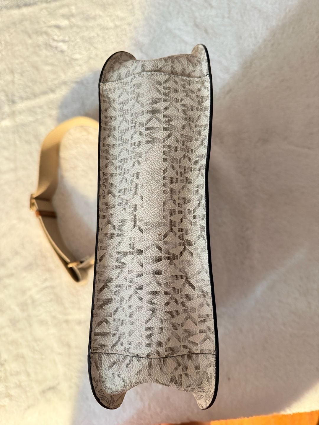 Michael Kors Briley LG Messenger Bag Vanilla Signature Logo 7