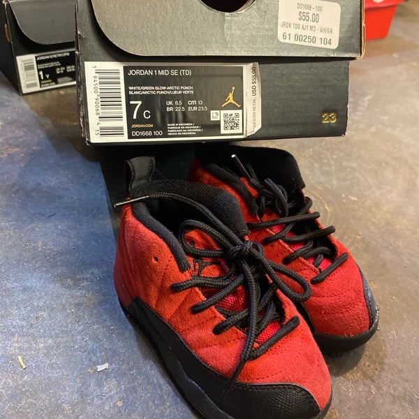 Jordan 12 Retro Reverse Flu Game Size 7C Red Black Toddler