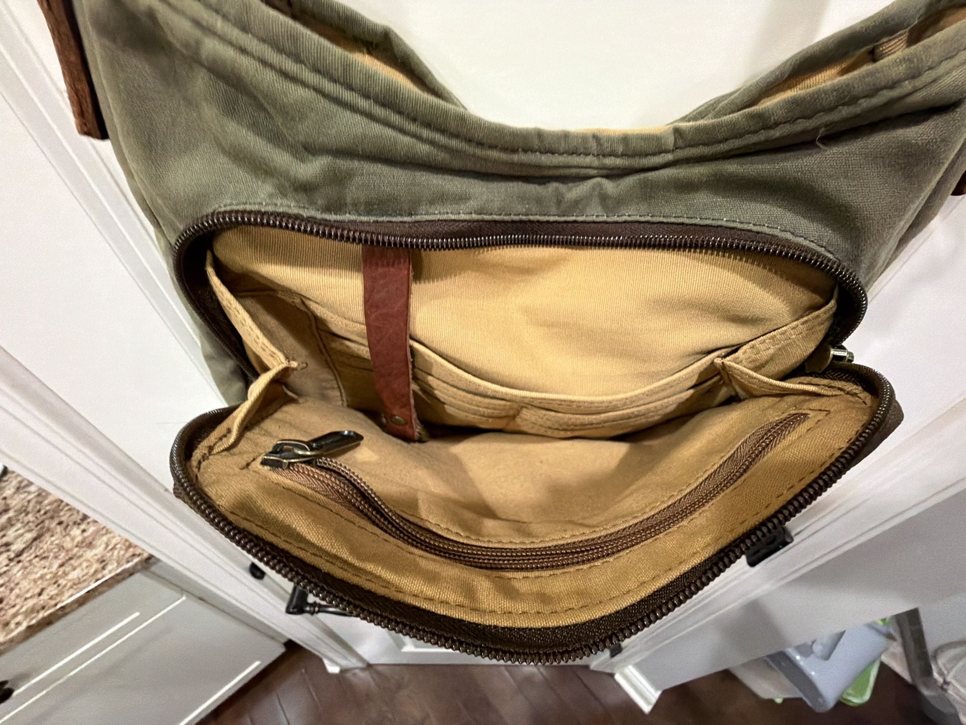 Duluth Trading Canvas Crossbody Bag Olive Green Leather Trim 3