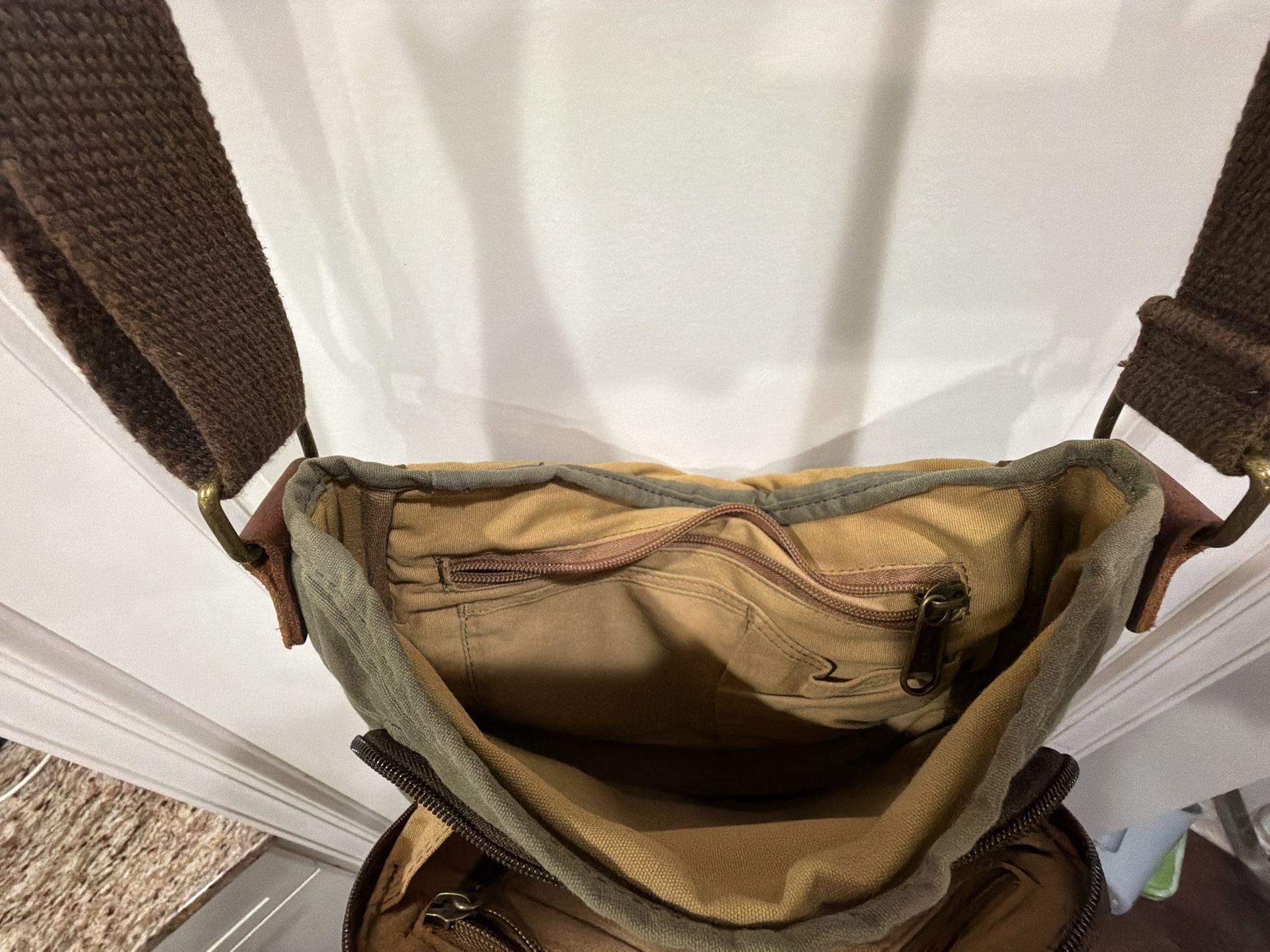 Duluth Trading Canvas Crossbody Bag Olive Green Leather Trim 4