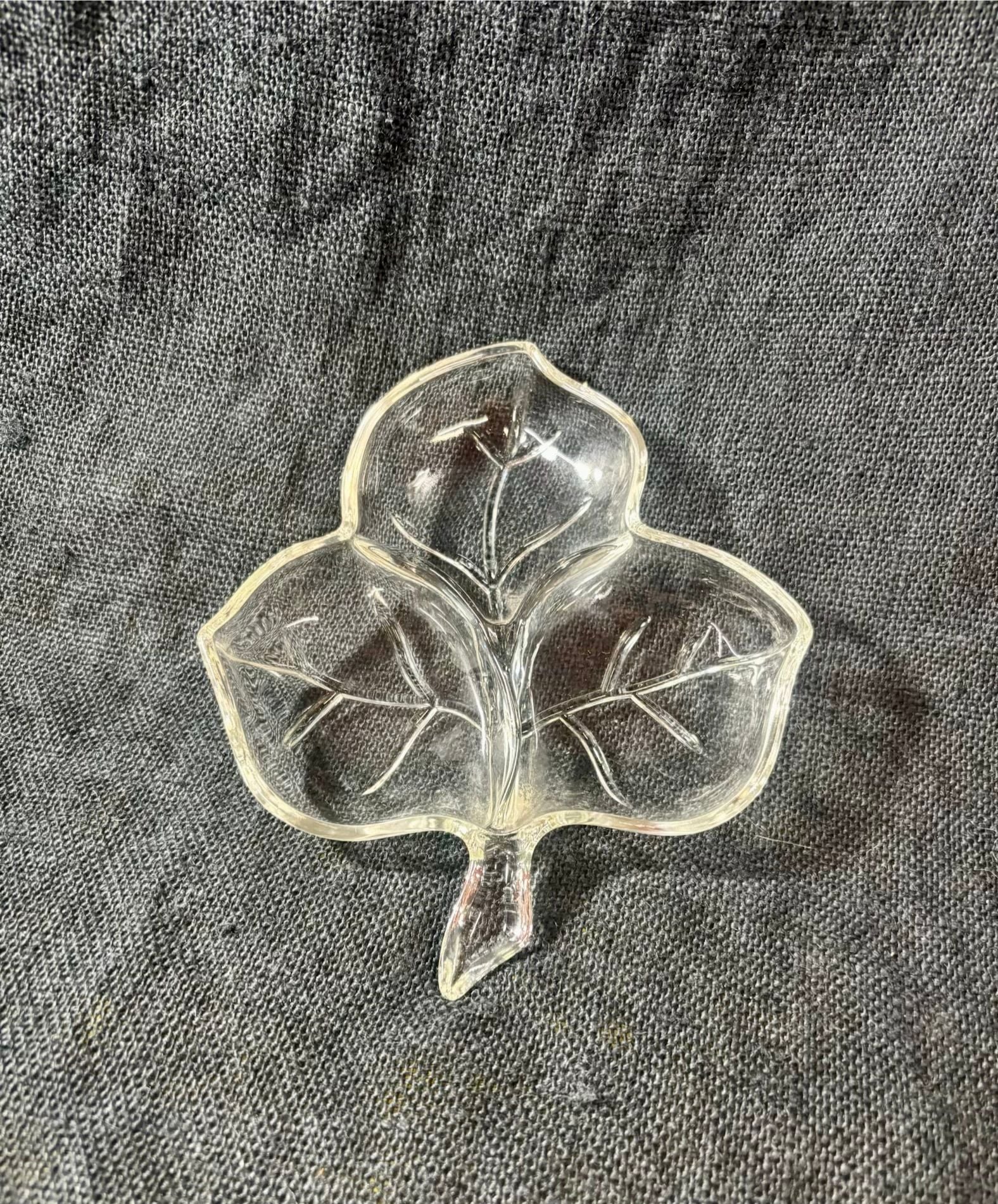 Hazel Atlas Clear Glass Ivy Leaf 3 Part Divided Dish 1