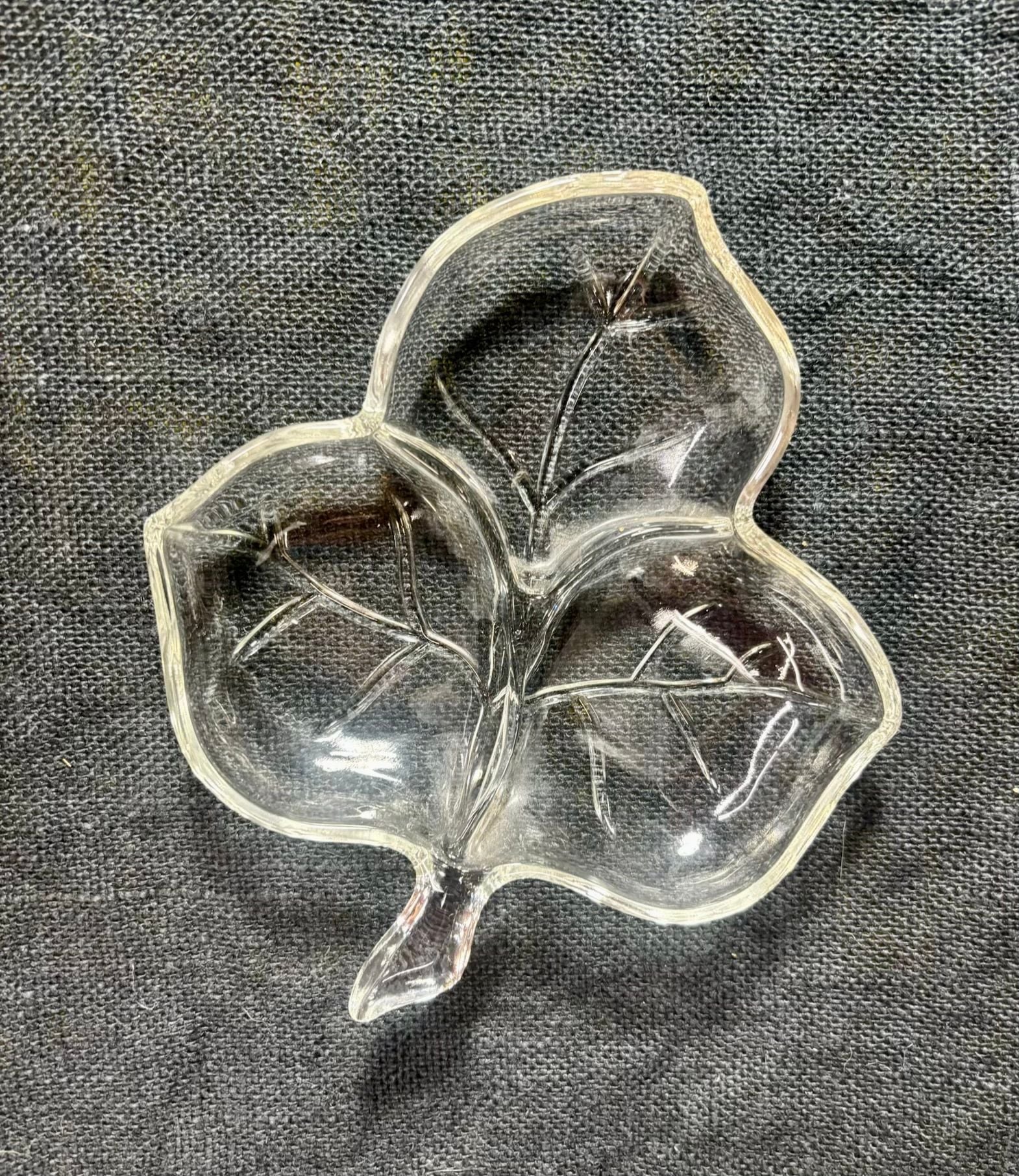 Hazel Atlas Clear Glass Ivy Leaf 3 Part Divided Dish 2