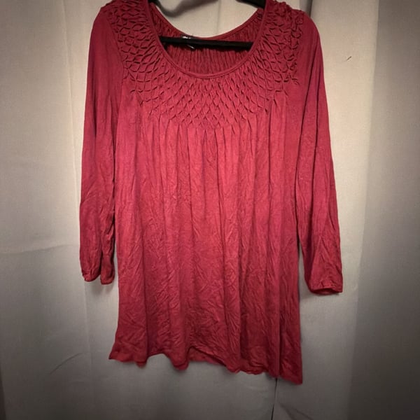 Cha Cha Vente Smocked Top Size 1X Red Rayon 3/4 Sleeve Tunic Top