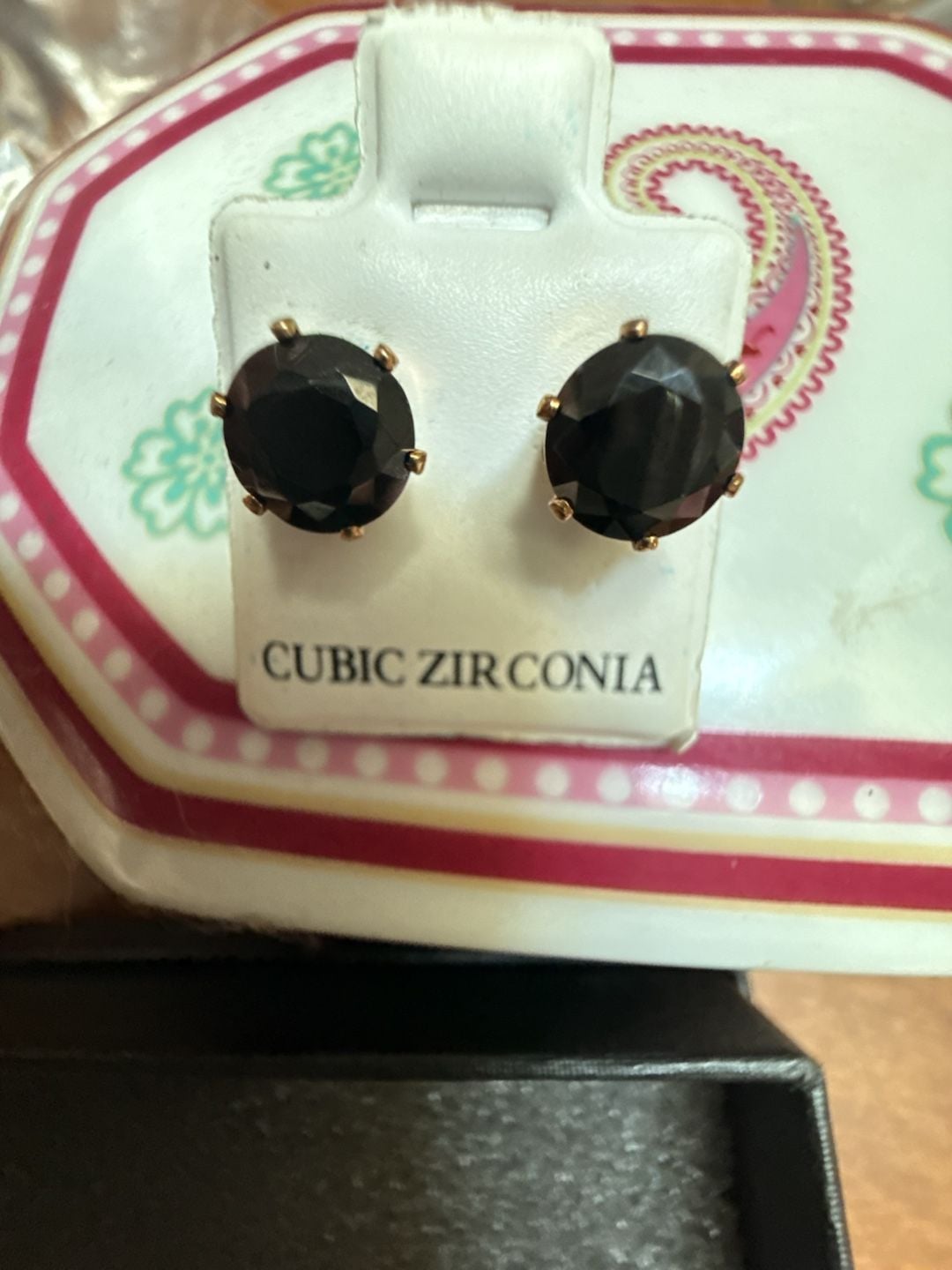 Cubic Zirconia Black CZ Gold Tone Round Prong Stud Earrings 2