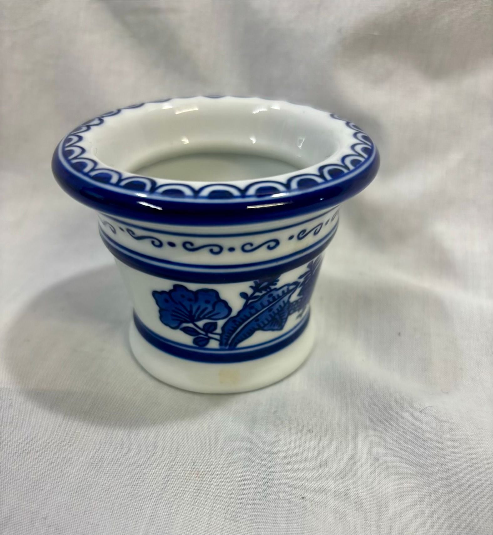 Holtkamp Greenhouses African Violet Ceramic Stoneware Pot 1