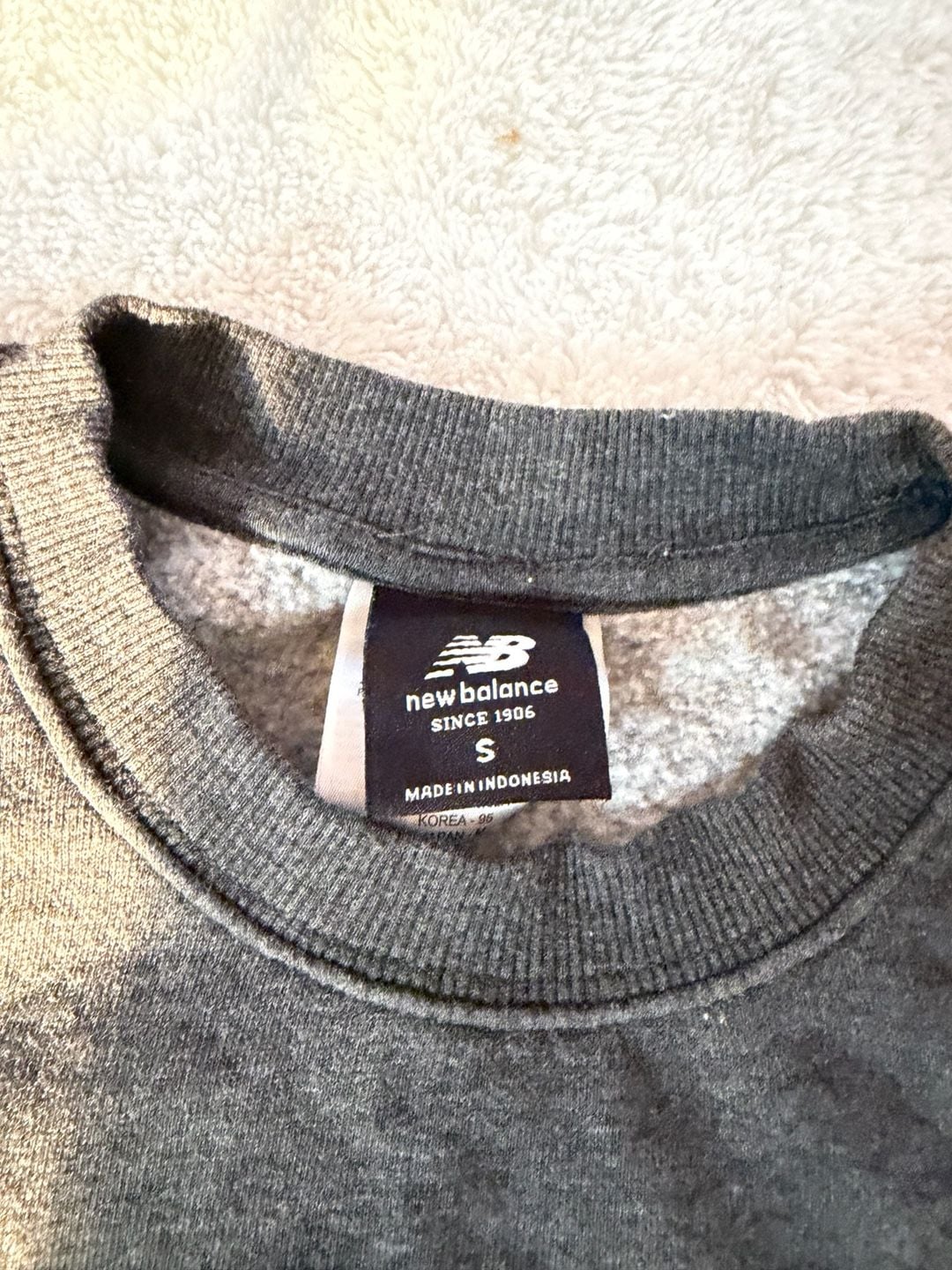 New Balance Sweatshirt Size S Dark Grey Logo Crewneck 3