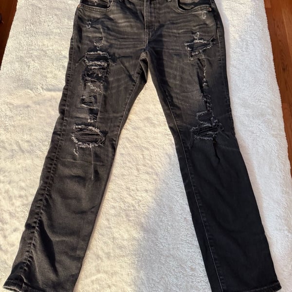 American Eagle Slim Jean Size 36x30 Black Distressed Denims