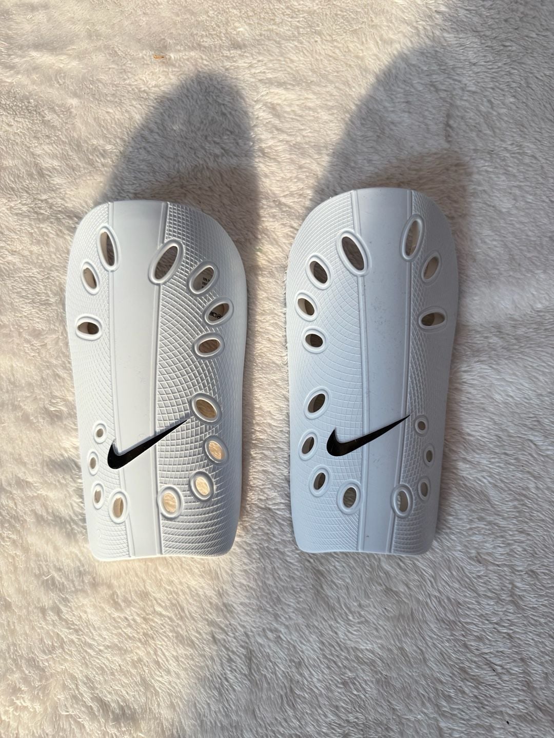 Nike J Guard Soccer Shin Guards Size L White Black 1