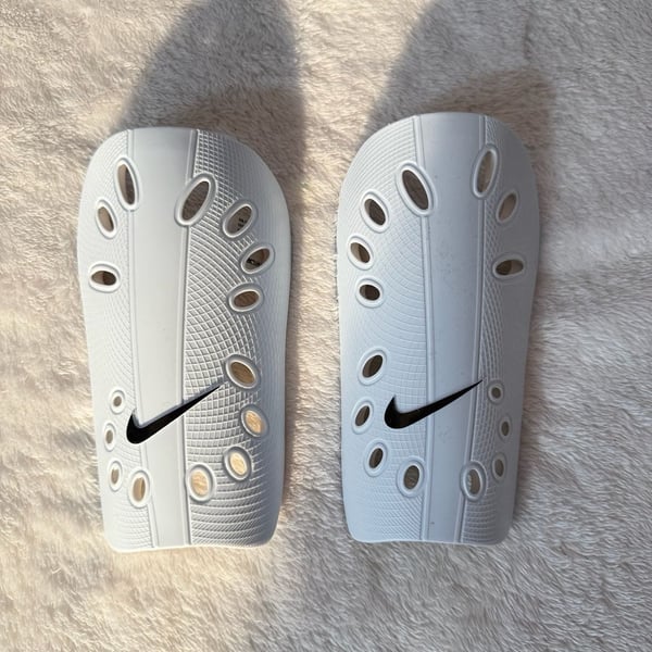 Nike J Guard Soccer Shin Guards Size L White Black