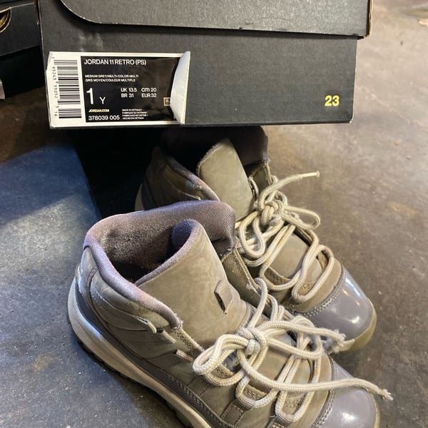 Jordan 11 Retro PS Size 1Y Cool Grey