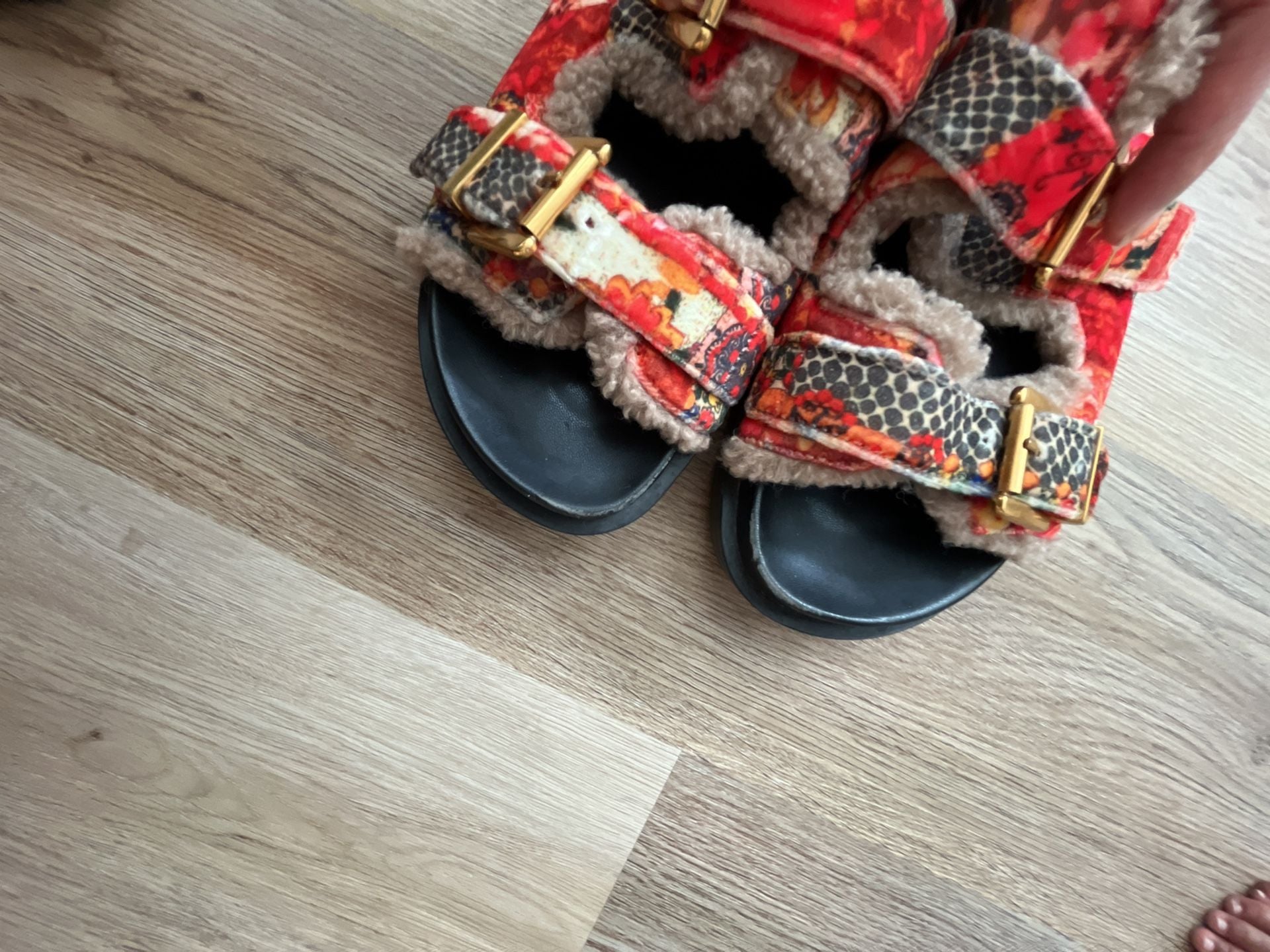 Aerosoles Laura Ashley Olivia Sherpa Slide Sandals Red Multi Size 8 4