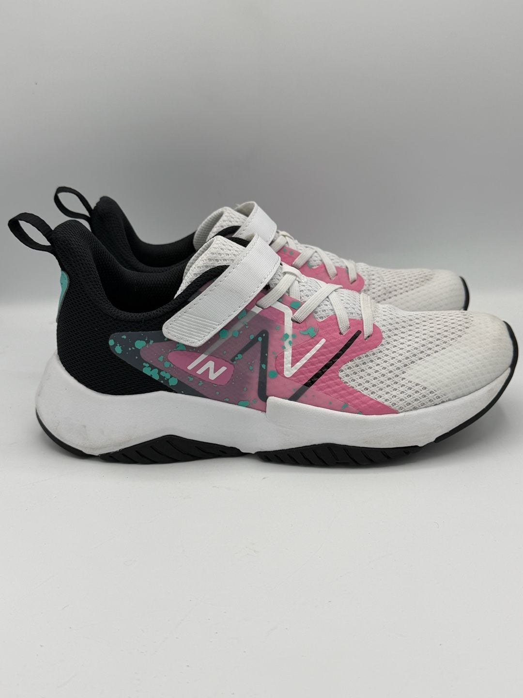 New Balance YTRAVFP2 Big Kids 5.5 White Pink Teal Strap Athletic Sneakers 5