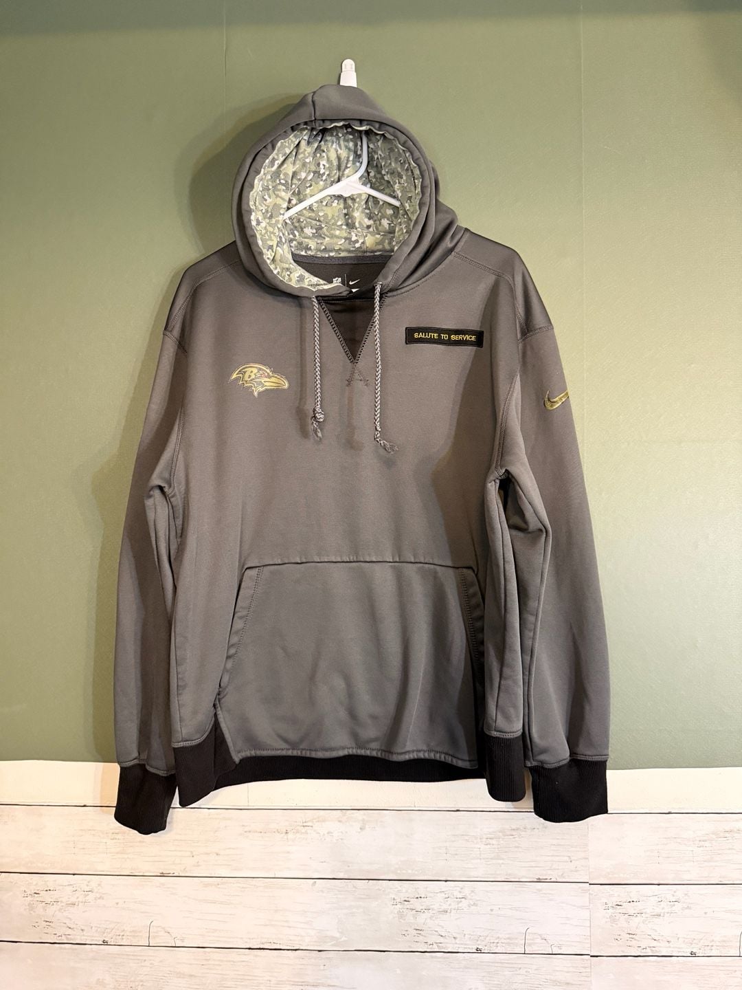 Baltimore Ravens Salute to Service Hoodie Size M Gray Camo 2