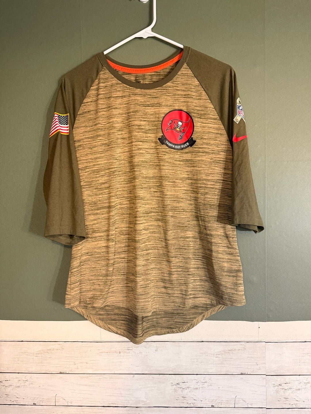 Tampa Bay Buccaneers Youth L Salute To Service Camo Shirt 2