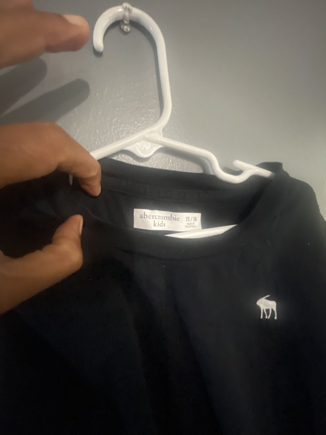 Abercrombie Kids T-Shirt Size 15/16 Black Icon Logo 2
