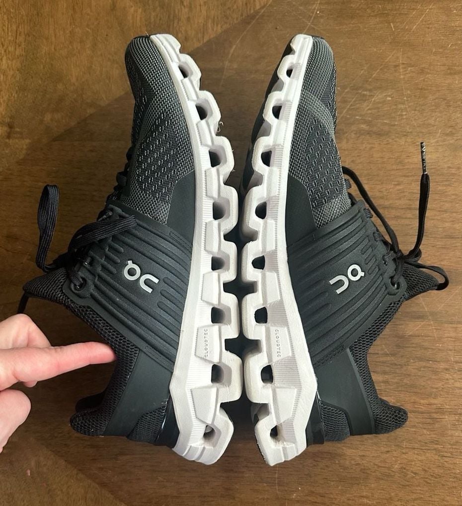 On Cloud Size USW10 UK8 Black Rock Sneakers 9