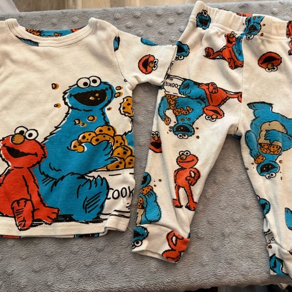 Sesame Street Pajama Set Size 12M Elmo Cookie Monster White 2-Piece