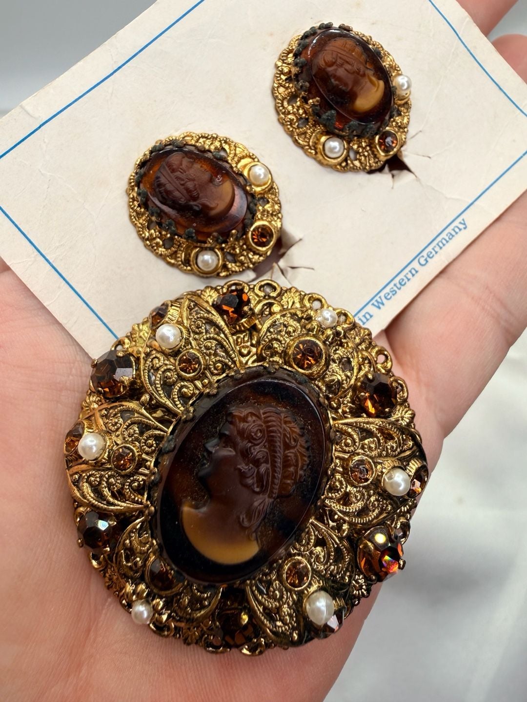 Vintage West Germany Cameo Brooch And Earrings Set 1