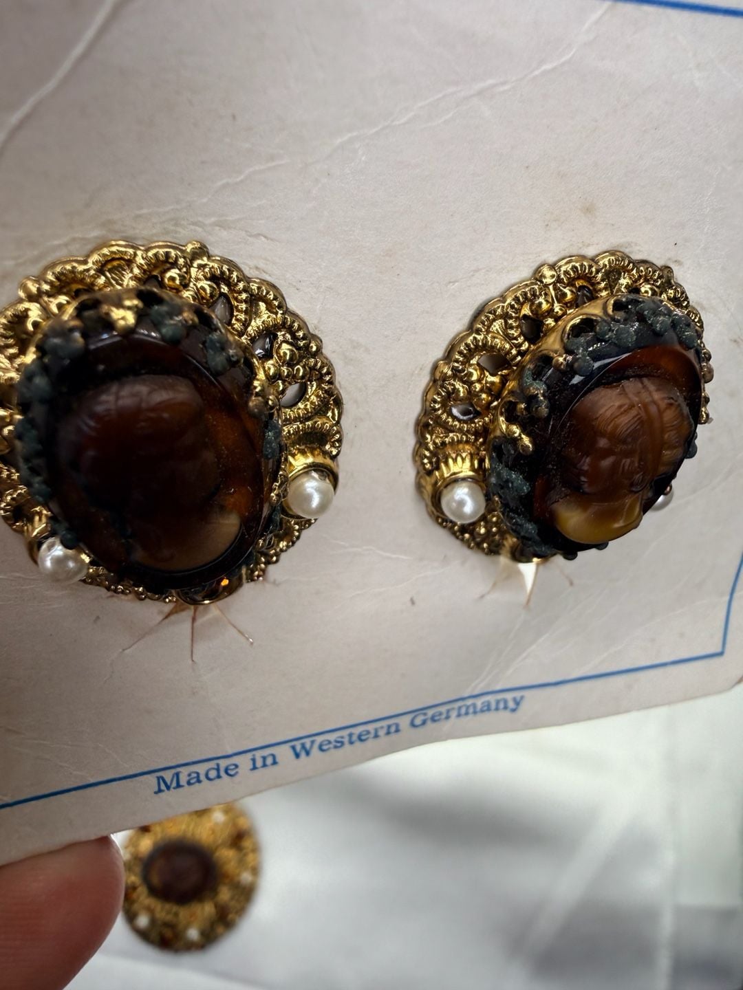 Vintage West Germany Cameo Brooch And Earrings Set 4