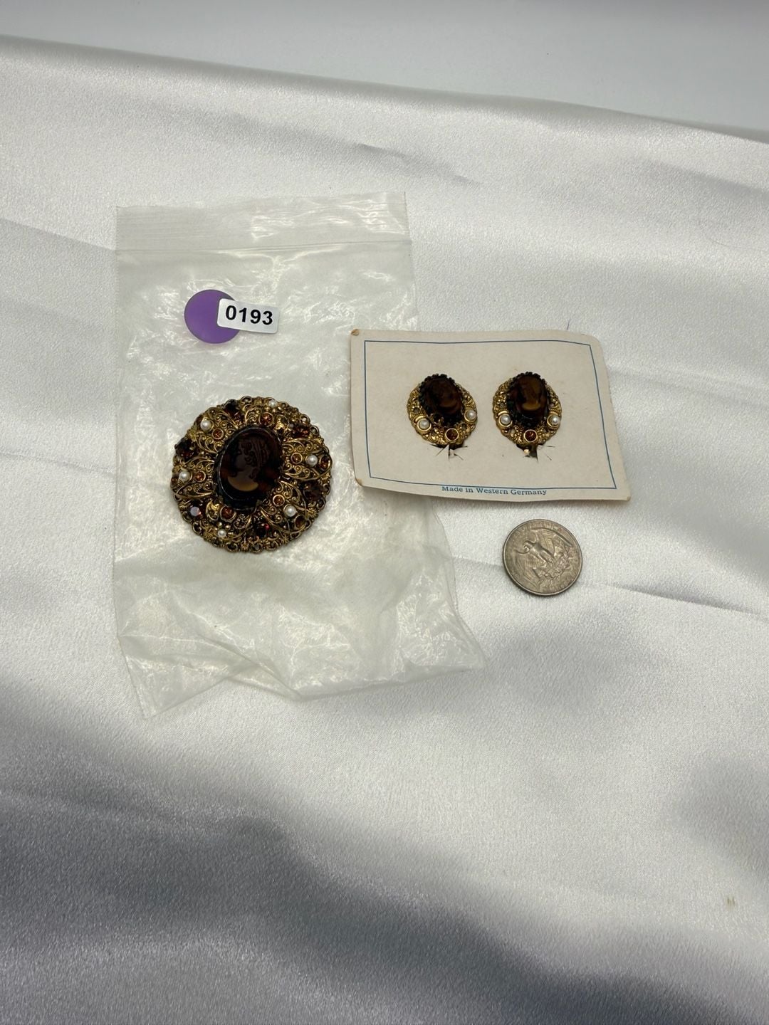 Vintage West Germany Cameo Brooch And Earrings Set 9