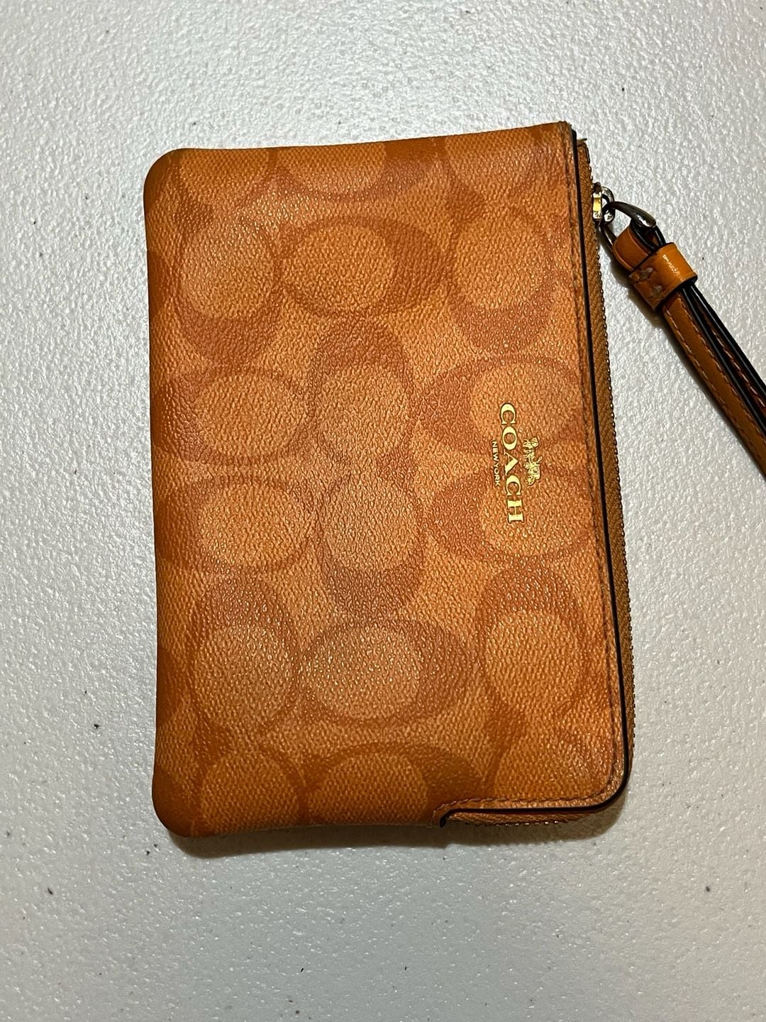 Coach Corner Zip Wristlet Signature Canvas Bright Mandarin 003-141 2