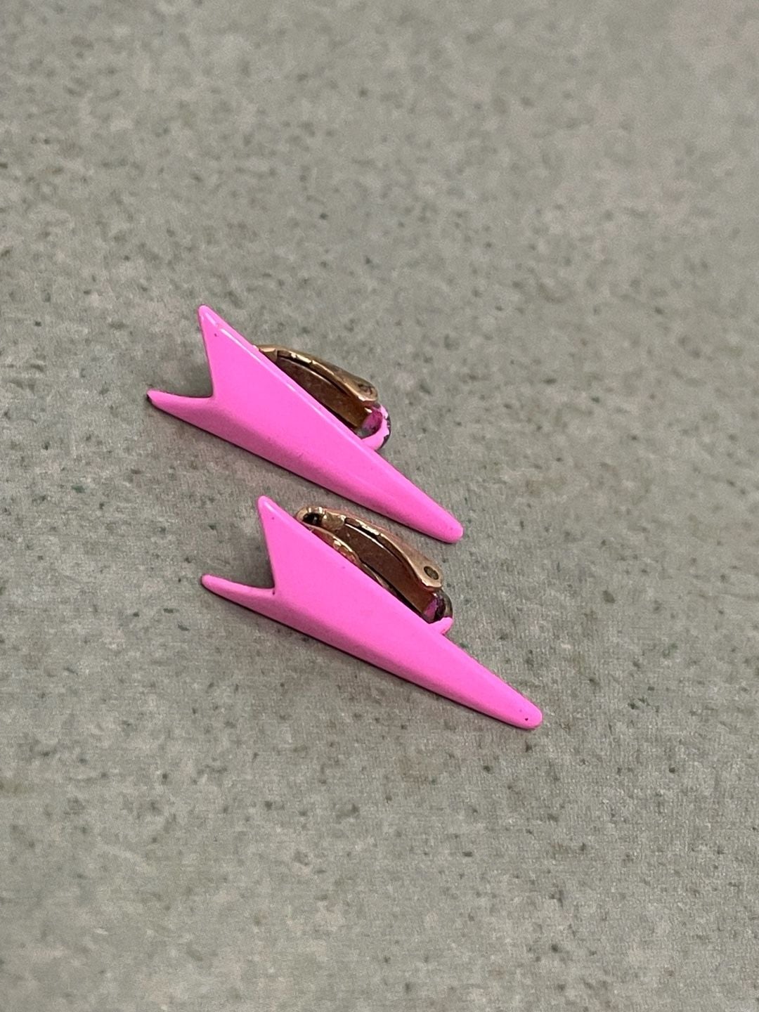 Vintage Triangle Enamel Clip-On Earrings 1980s Geometric Pink Gold-Tone 3