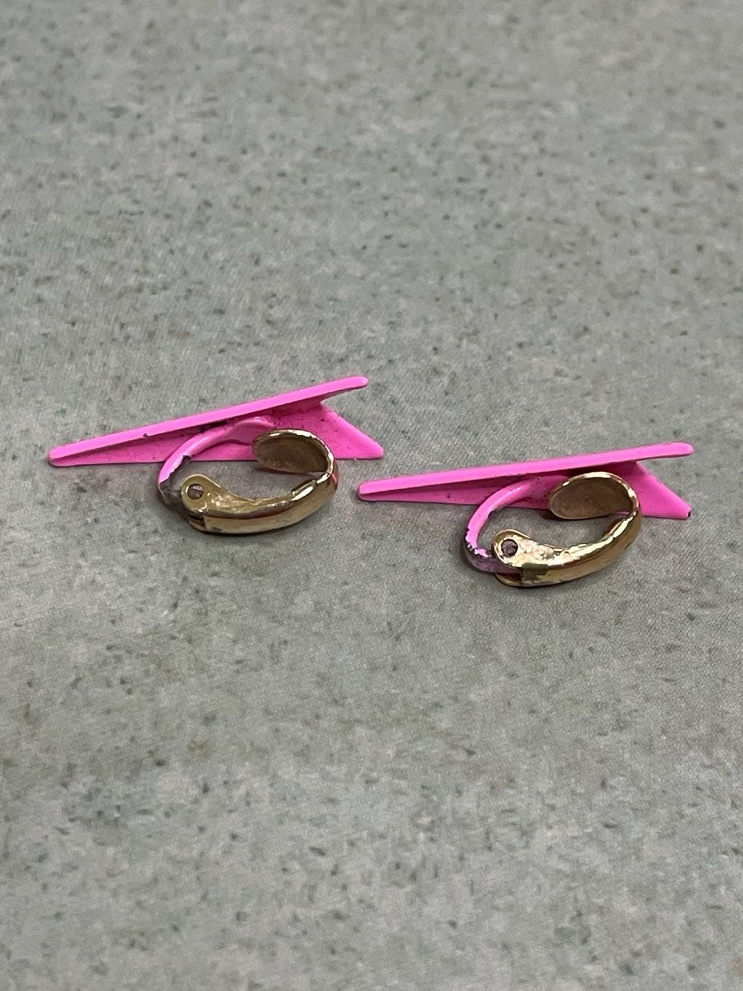 Vintage Triangle Enamel Clip-On Earrings 1980s Geometric Pink Gold-Tone 5