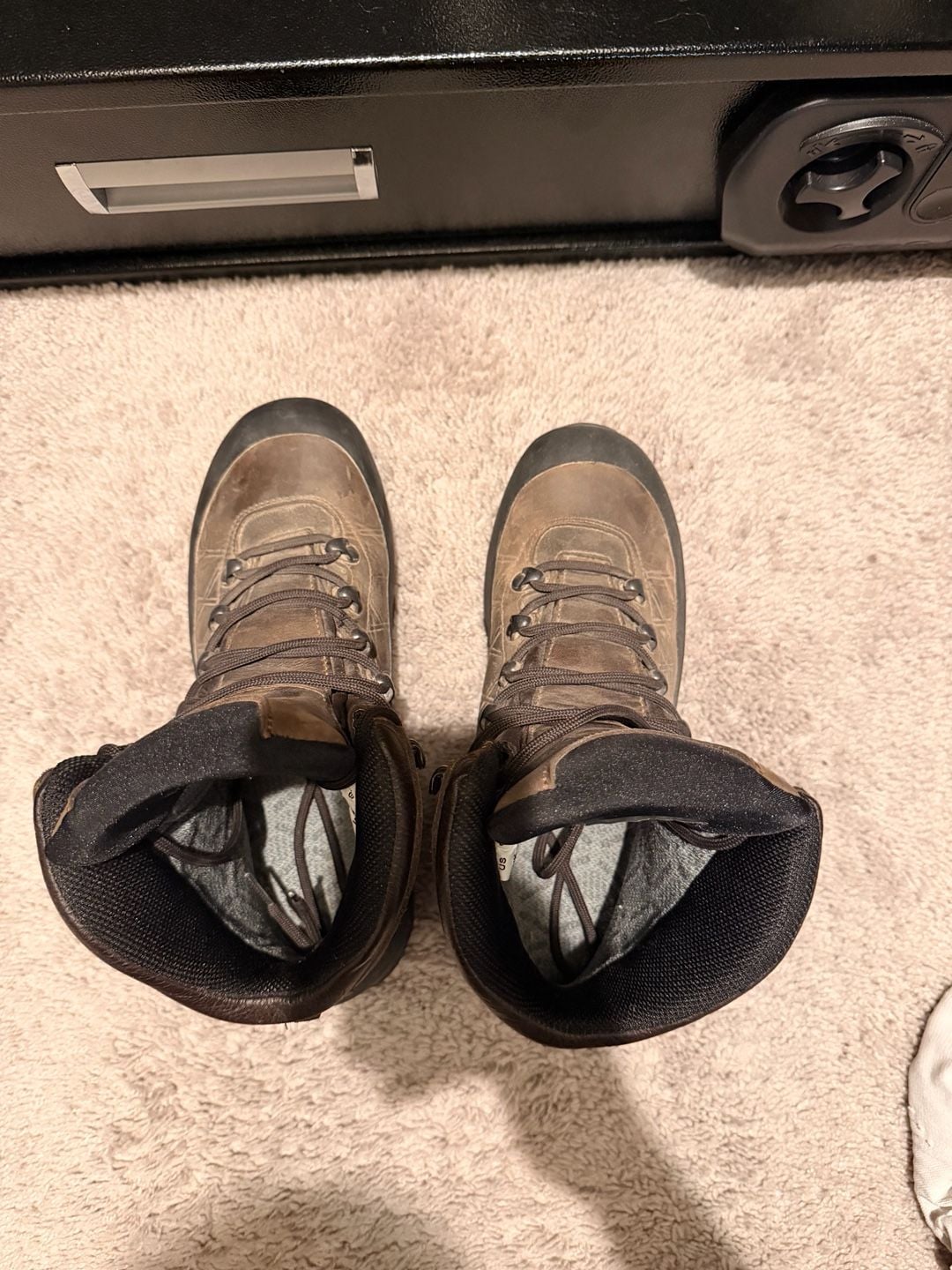 Cabelas Instinct Mountain Hiker Boots Brown Leather Waterproof 7