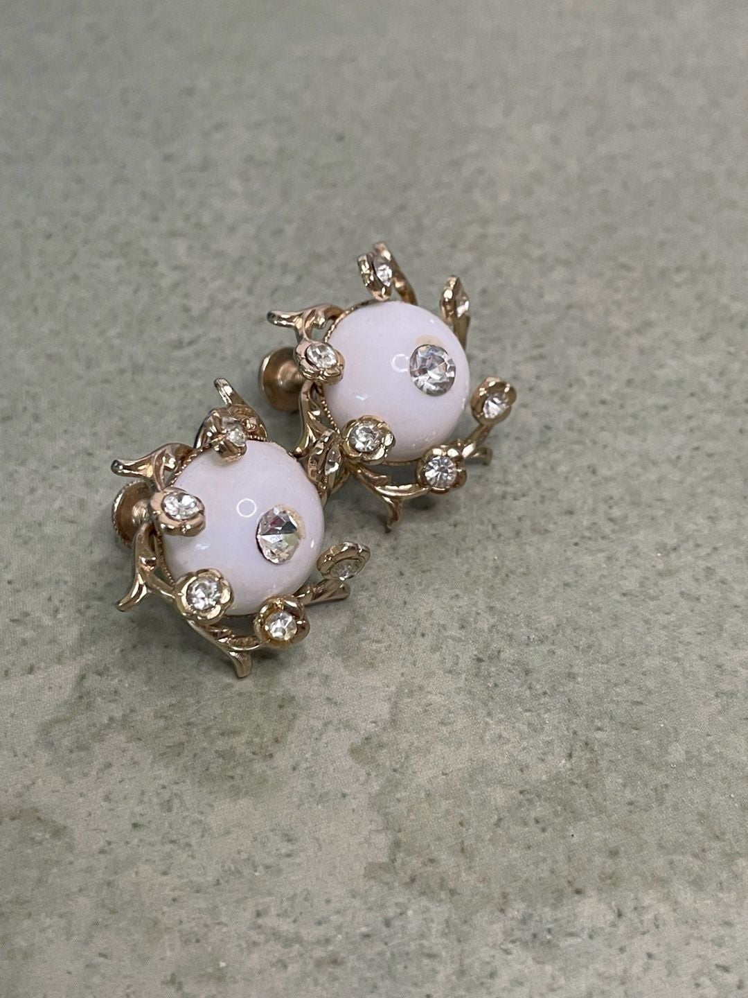 Vintage Coro Moonglow Lucite Rhinestone Screw-Back Earrings 3