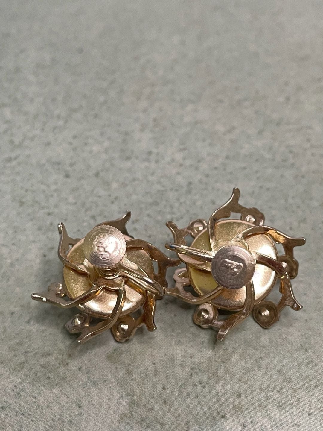 Vintage Coro Moonglow Lucite Rhinestone Screw-Back Earrings 5