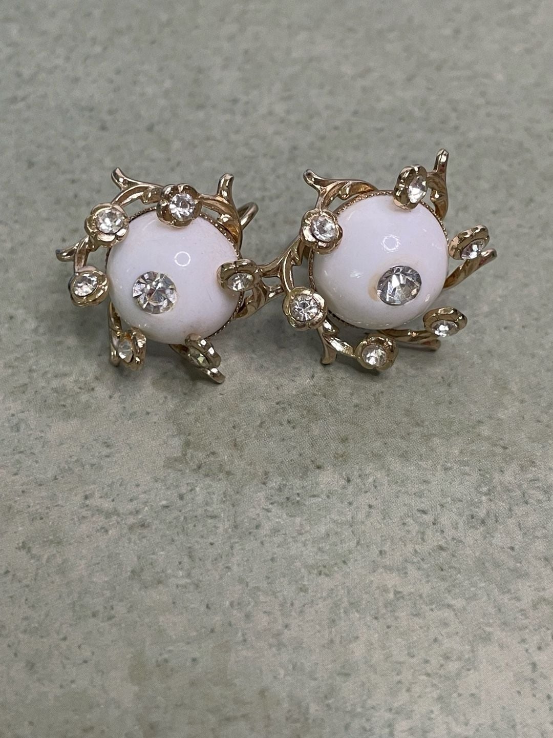 Vintage Coro Moonglow Lucite Rhinestone Screw-Back Earrings 6