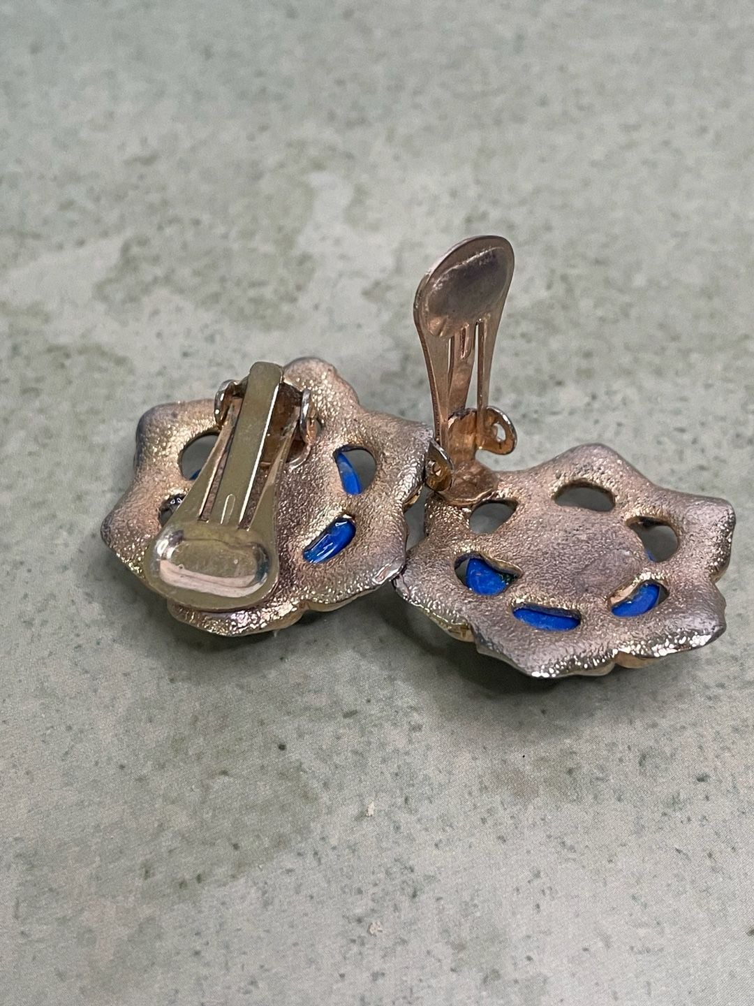 Vintage Flower Clip-On Earrings Blue Cabochon Gold Tone 5